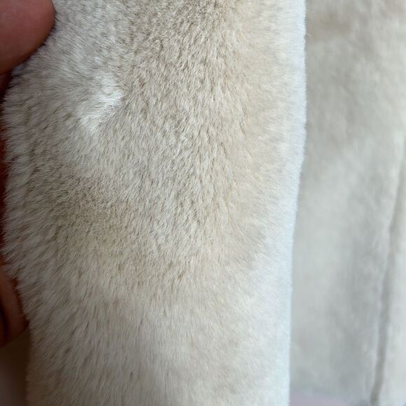 Faux-Fur Open Front Vest Jacket in Ivory reversible - Picture 6 of 7
